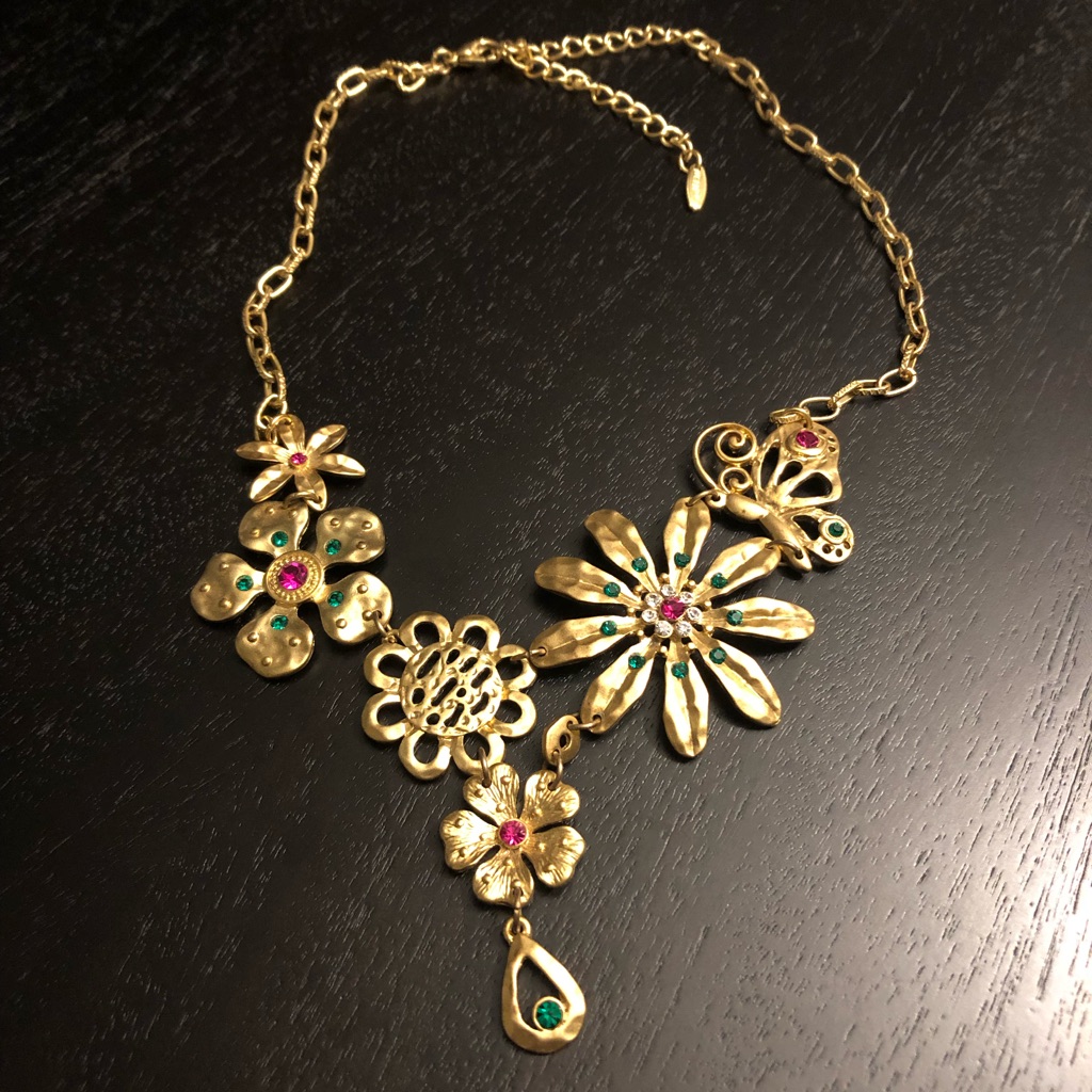 Vclm Goldtone Floral Necklace 10$